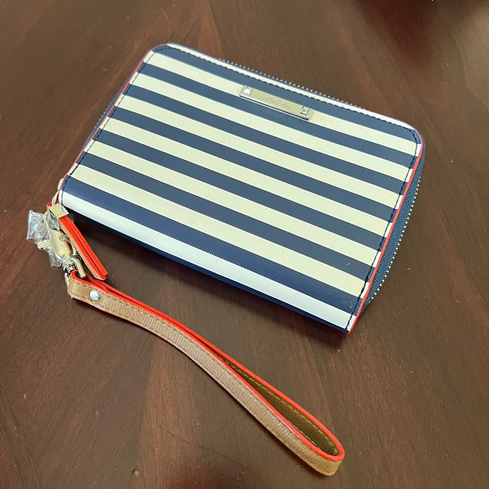 Brand New Stella & Dot Technology Wristlet